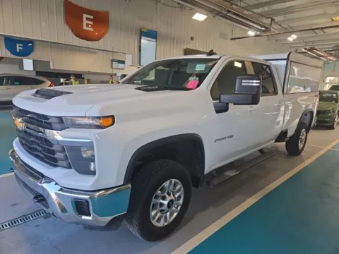 White 2024 Chevrolet Silverado 2500 HD Crew Cab LT Pickup 4D 8 ft for sale in Portage, IN