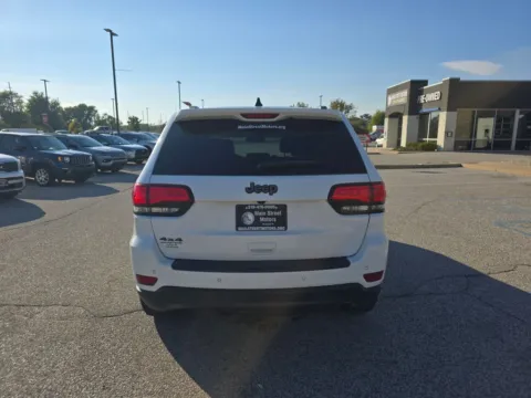 Another view of 2016 Jeep Grand Cherokee 75th Anniversary Edition Sport Utility 4D for sale in Portage, IN at Main Street Motors