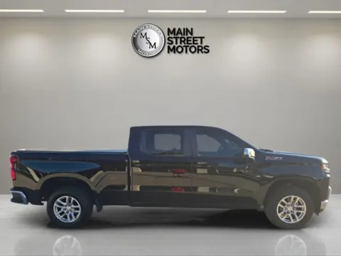 More photos of 2019 Chevrolet Silverado 1500 Crew Cab LT Pickup 4D 6 1/2 ft at Main Street Motors, IN