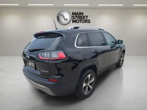 More photos of 2019 Jeep Cherokee Limited Sport Utility 4D at Main Street Motors, IN
