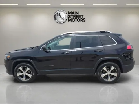 Photos of 2019 Jeep Cherokee Limited Sport Utility 4D for sale in Portage, IN at Main Street Motors