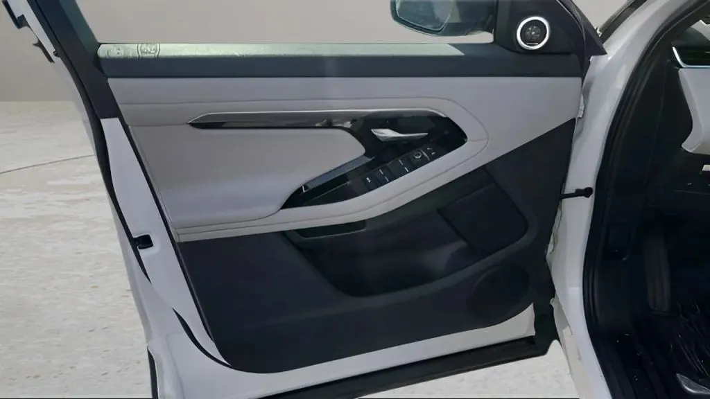 2020 Land Rover Range Rover Evoque thumbnail 17