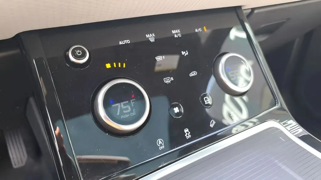 2020 Land Rover Range Rover Evoque thumbnail 33