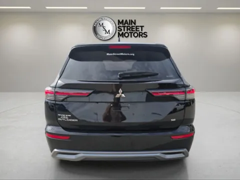 More photos of 2025 Mitsubishi Outlander SE Sport Utility 4D at Main Street Motors, IN