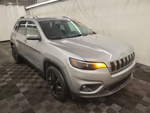 Silver 2019 Jeep Cherokee Latitude Sport Utility 4D for sale in Portage, IN