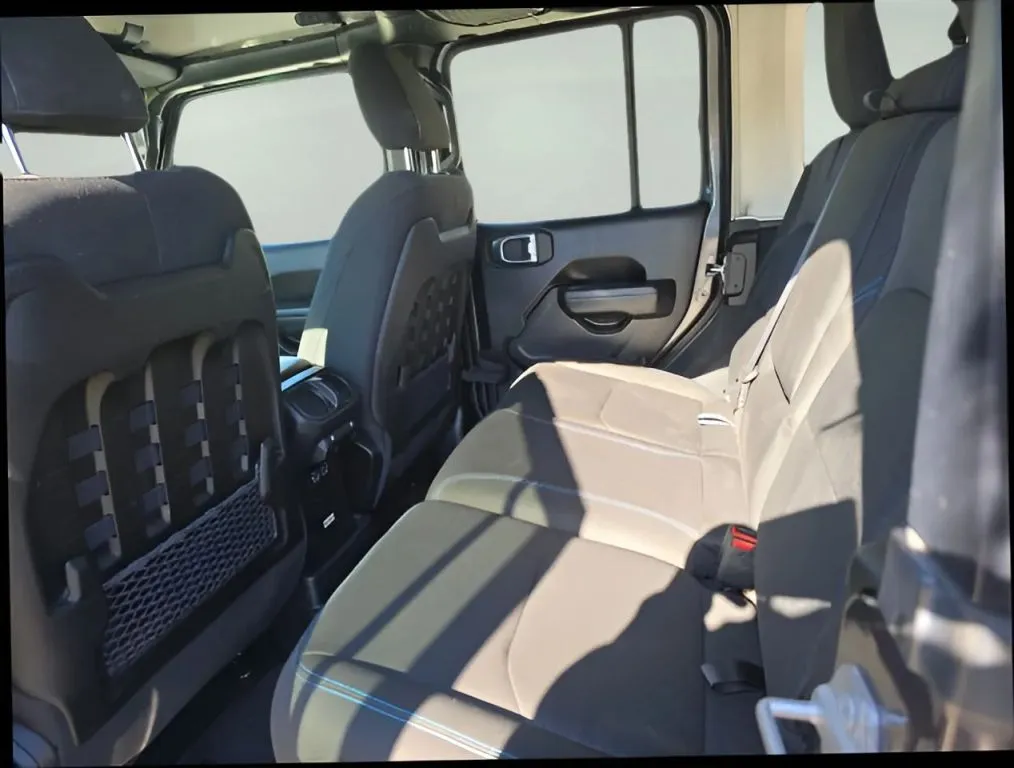 2022 Jeep Wrangler Unlimited 4xe thumbnail 16