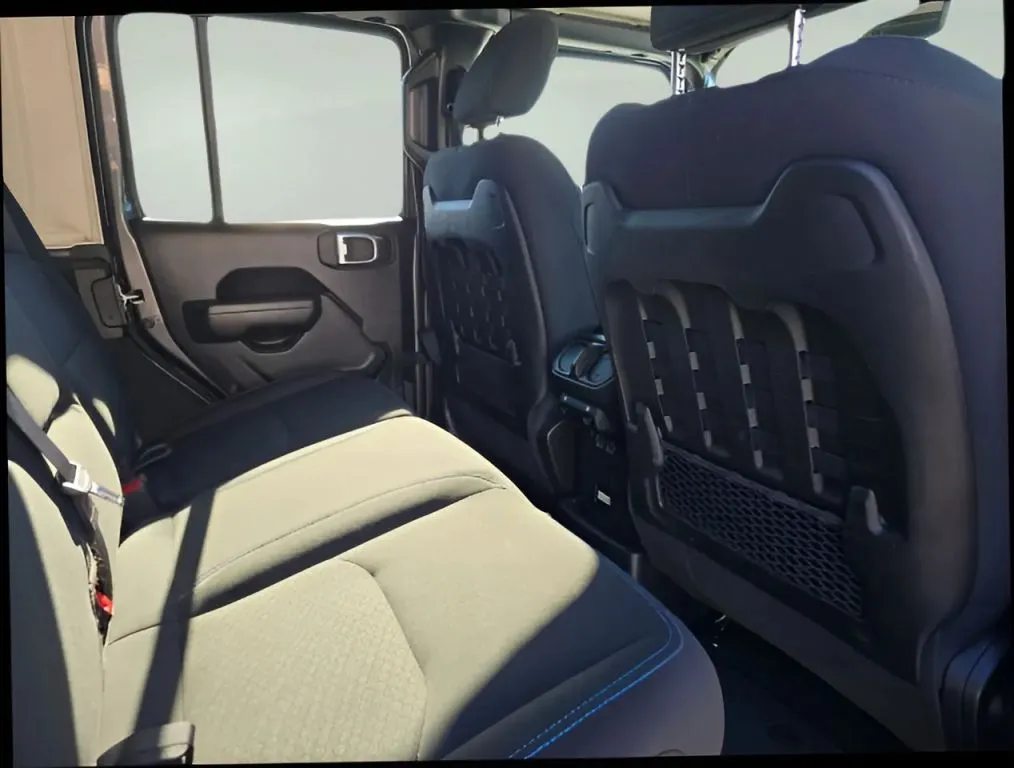 2022 Jeep Wrangler Unlimited 4xe thumbnail 30