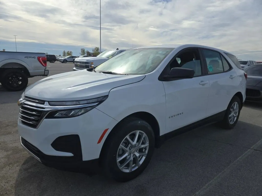 2024 Chevrolet Equinox LS