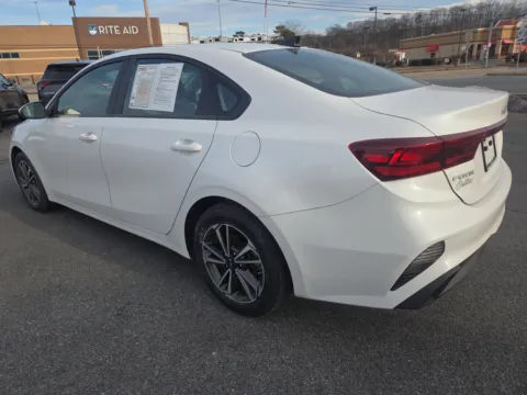 More photos of 2023 Kia Forte LXS at Outten Kia, PA