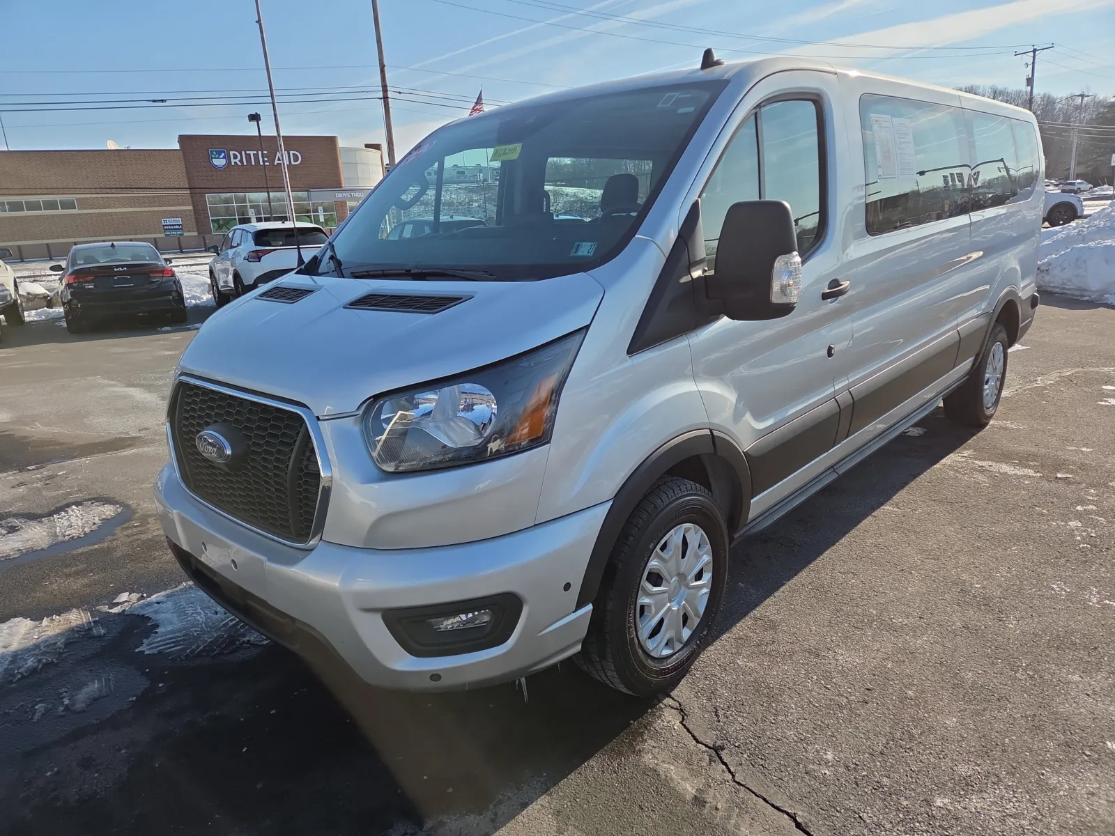 2024 Ford Transit Passenger Van XLT - Photo 7