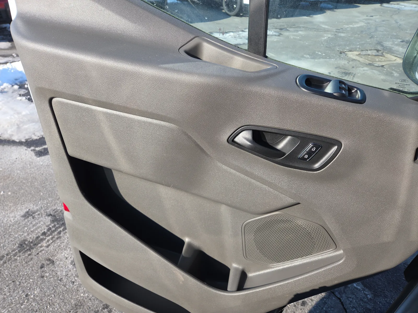 2024 Ford Transit Passenger Van XLT - Photo 10