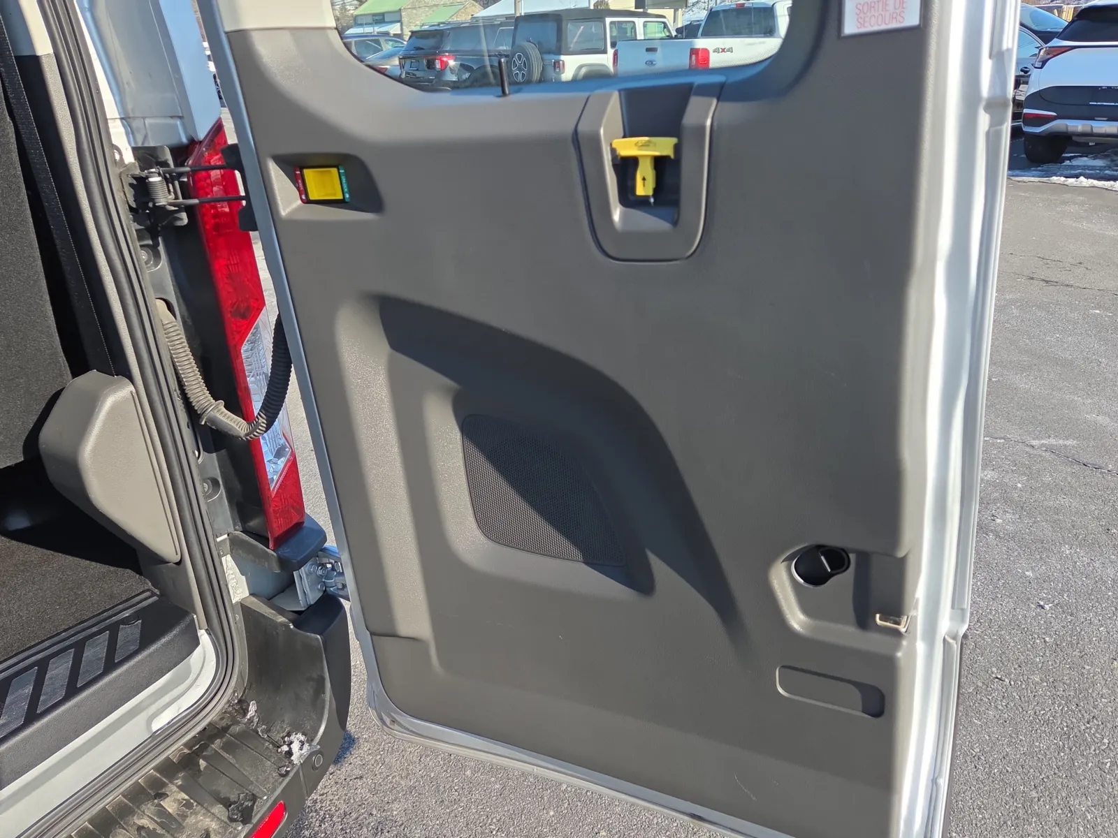 2024 Ford Transit Passenger Van XLT - Photo 28