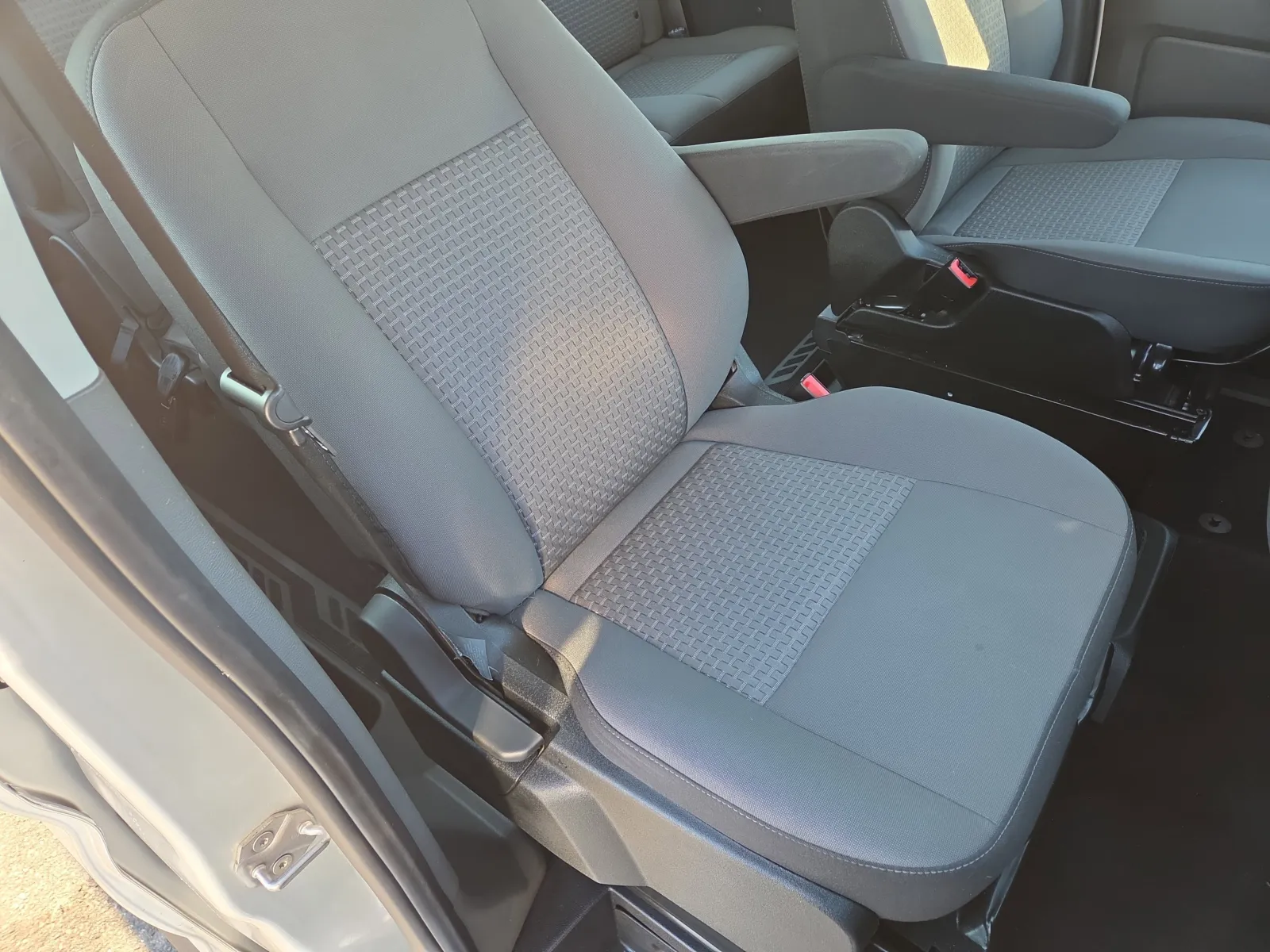 2024 Ford Transit Passenger Van XLT - Photo 12