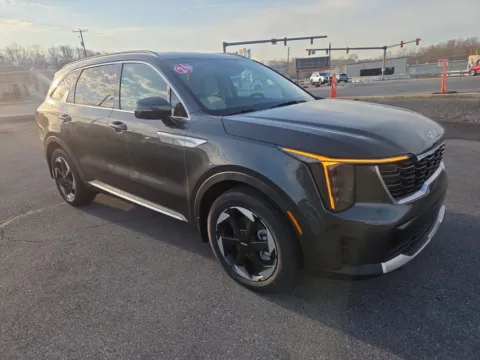 Gray 2026 Kia Sorento Hybrid EX AWD for sale in Hamburg, PA