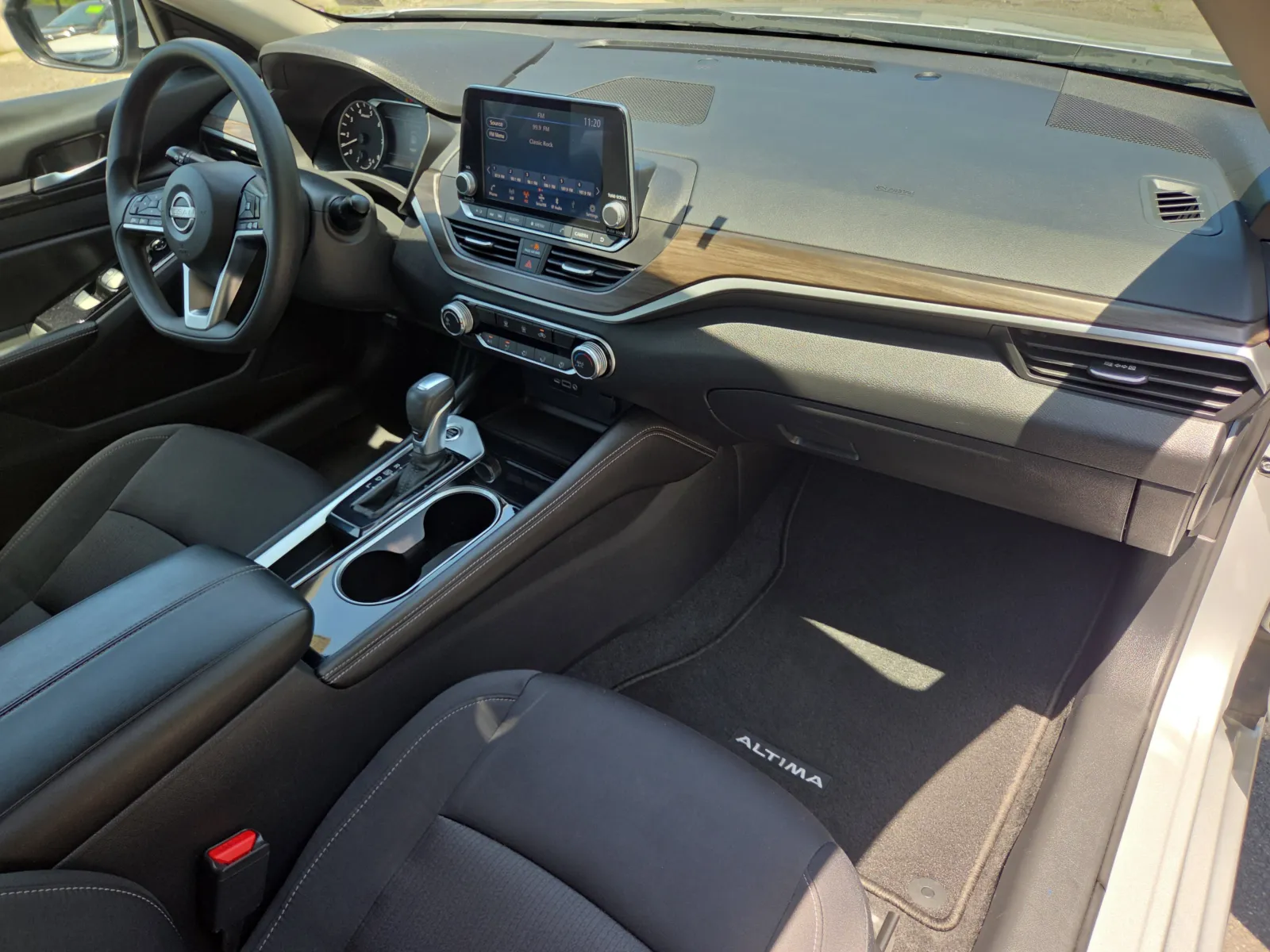 2023 Nissan Altima SV - Photo 18