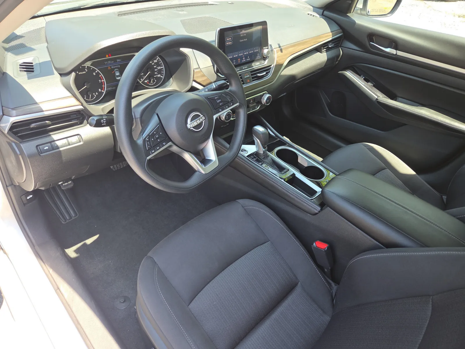 2023 Nissan Altima SV - Photo 15