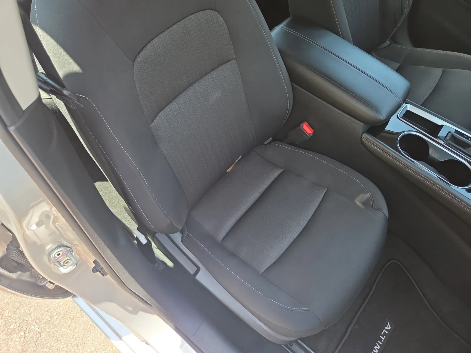 2023 Nissan Altima SV - Photo 16