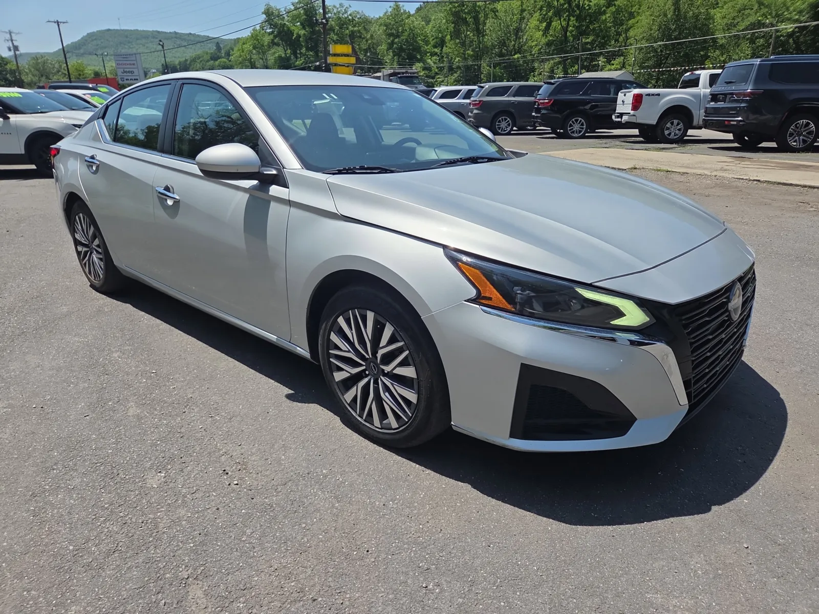 2023 Nissan Altima SV