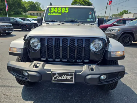 Photos of 2022 Jeep Gladiator Altitude for sale in Hamburg, PA at Outten Kia