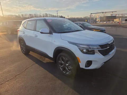 White 2026 Kia Seltos LX AWD for sale in Hamburg, PA