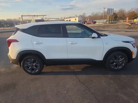 Photos of 2026 Kia Seltos LX AWD for sale in Hamburg, PA at Outten Kia