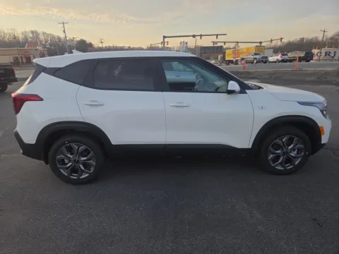 Photos of 2026 Kia Seltos LX AWD for sale in Hamburg, PA at Outten Kia