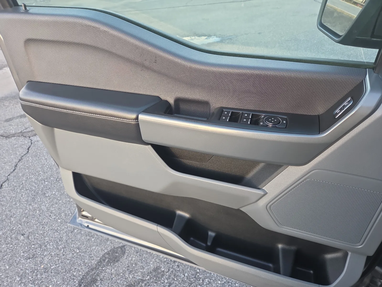 2023 Ford F-150 XLT - Photo 13