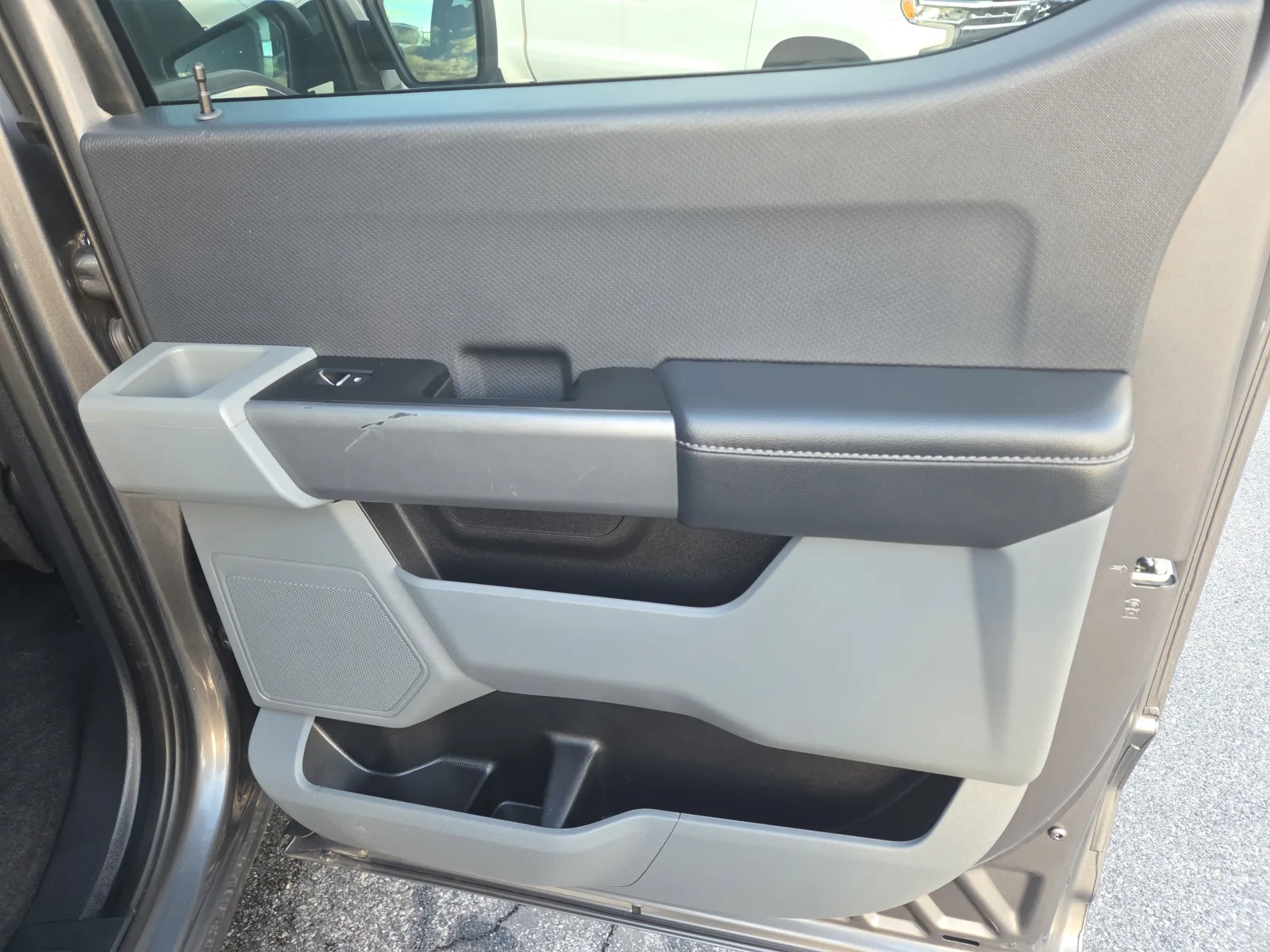 2023 Ford F-150 XLT - Photo 18