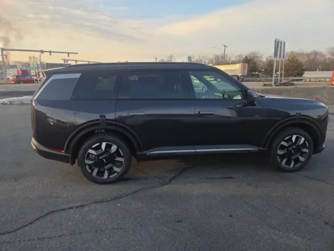 Photos of 2027 Kia Telluride S AWD for sale in Hamburg, PA at Outten Kia