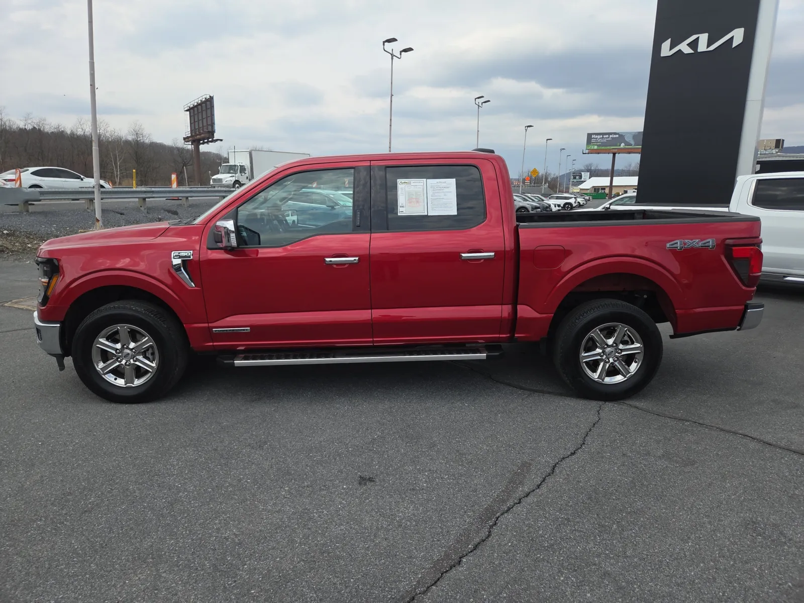 2024 Ford F-150 XLT - Photo 6