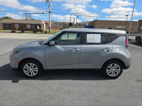 More photos of 2023 Kia Soul LX at Outten Kia, PA