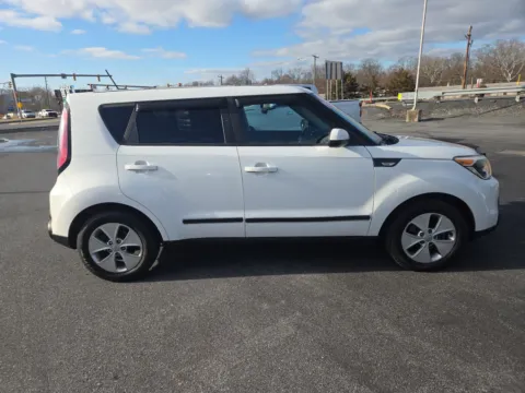 Photos of 2014 Kia Soul for sale in Hamburg, PA at Outten Kia