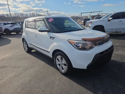 White 2014 Kia Soul for sale in Hamburg, PA