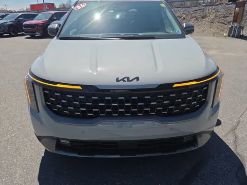 More photos of 2026 Kia Carnival Hybrid SX at Outten Kia, PA