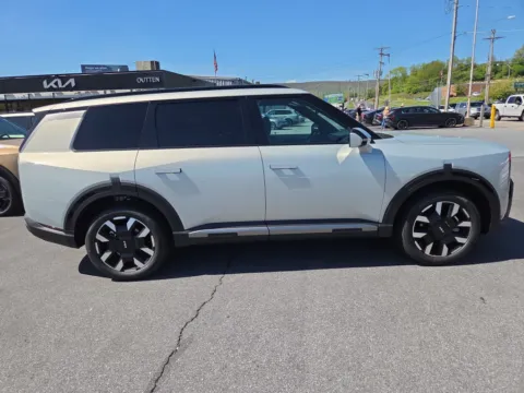 Photos of 2027 Kia Telluride S AWD for sale in Hamburg, PA at Outten Kia