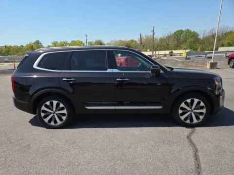 Photos of 2021 Kia Telluride S AWD for sale in Hamburg, PA at Outten Kia