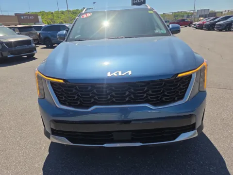 More photos of 2026 Kia Sorento Hybrid EX AWD at Outten Kia, PA