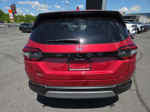 More photos of 2023 Honda Pilot EX-L 8 Passenger AWD at Outten Kia, PA