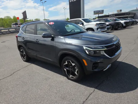 White 2024 Kia Seltos EX AWD for sale in Hamburg, PA