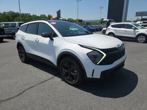 White 2025 Kia Sportage X-Line AWD for sale in Hamburg, PA
