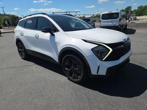White 2025 Kia Sportage X-Line AWD for sale in Hamburg, PA