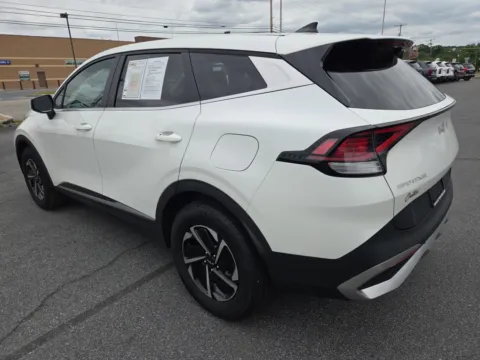 More photos of 2023 Kia Sportage Hybrid LX AWD at Outten Kia, PA