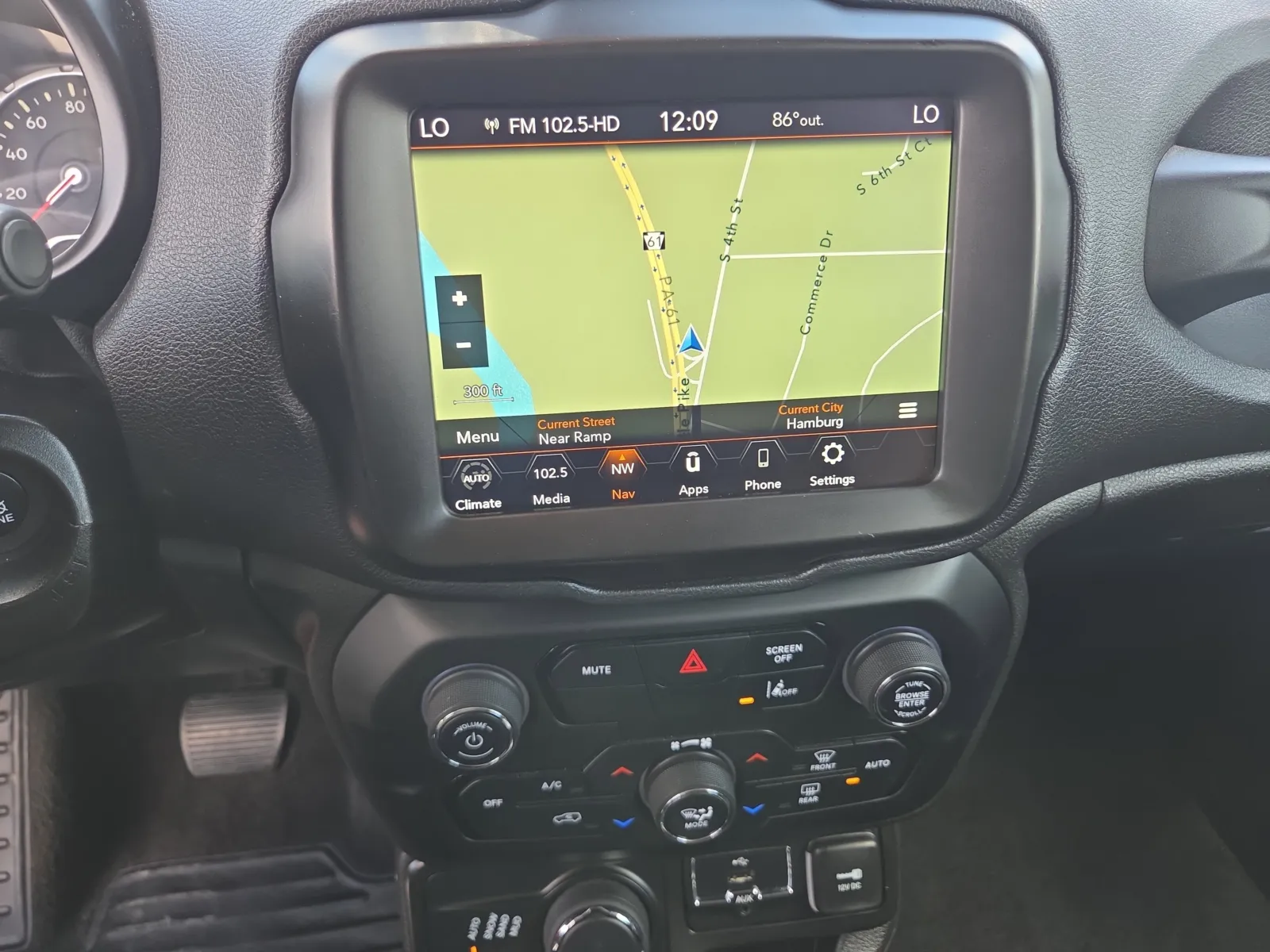 2022 Jeep Renegade Latitude - Photo 25