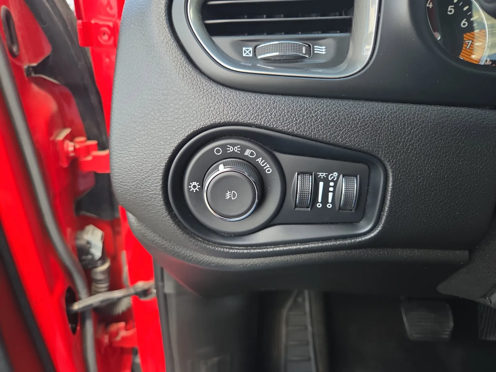 2022 Jeep Renegade Latitude - Photo 30