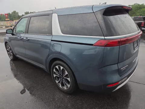 More photos of 2024 Kia Carnival EX at Outten Kia, PA