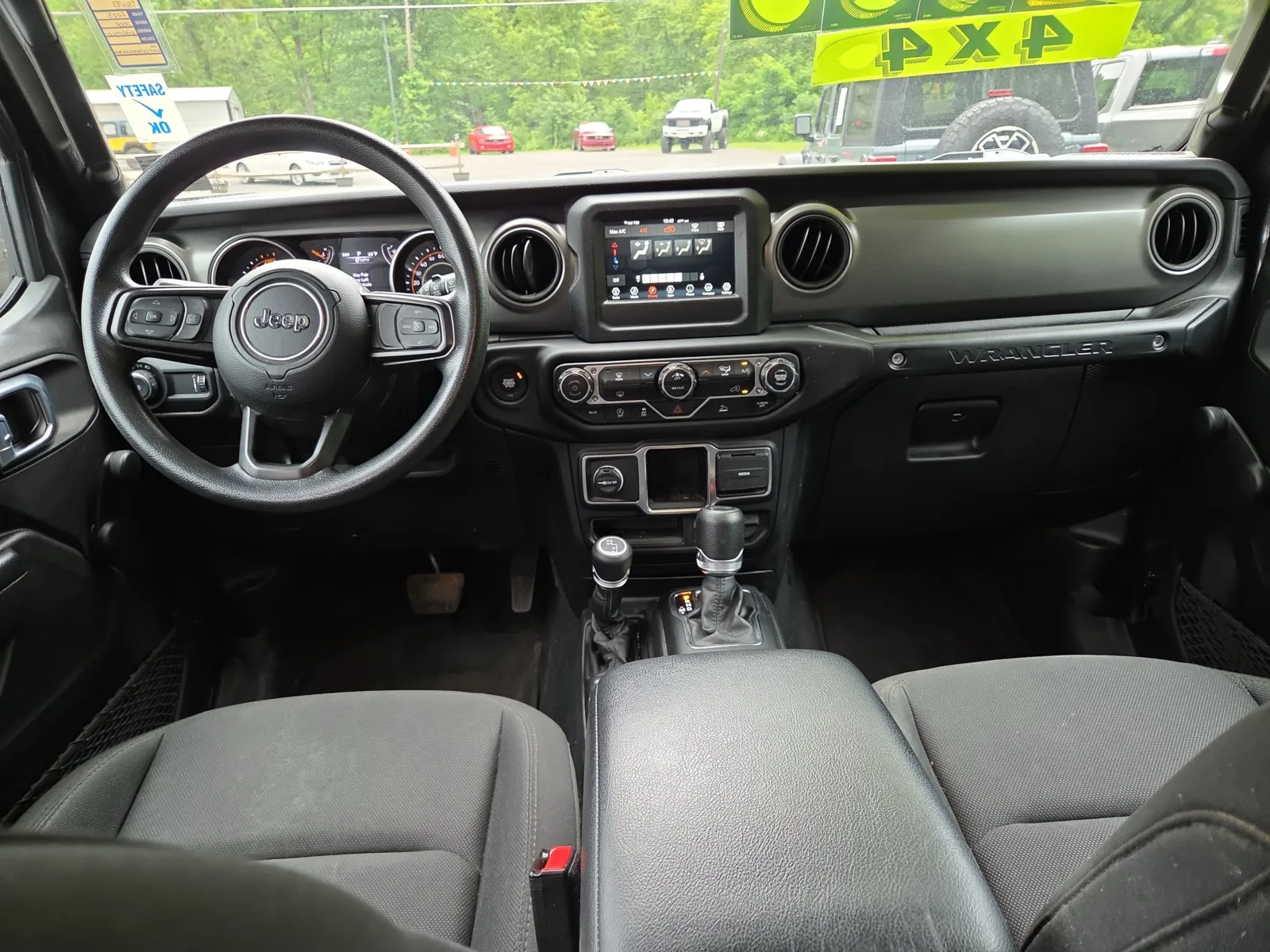 2023 Jeep Wrangler 4-Door Willys - Photo 19