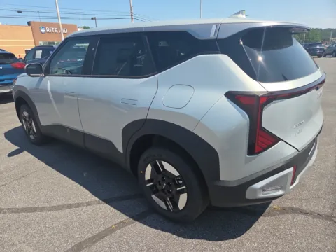More photos of 2027 Kia Seltos LX AWD at Outten Kia, PA