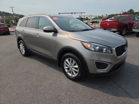 Silver 2017 Kia Sorento LX AWD for sale in Hamburg, PA
