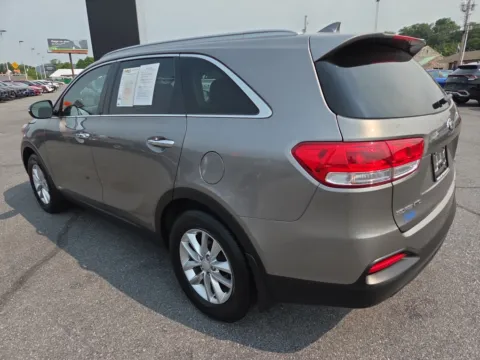 More photos of 2017 Kia Sorento LX AWD at Outten Kia, PA