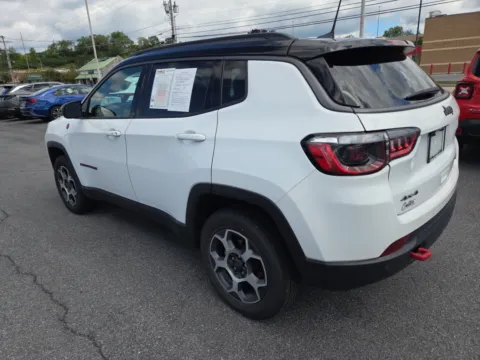 More photos of 2022 Jeep Compass Trailhawk at Outten Kia, PA